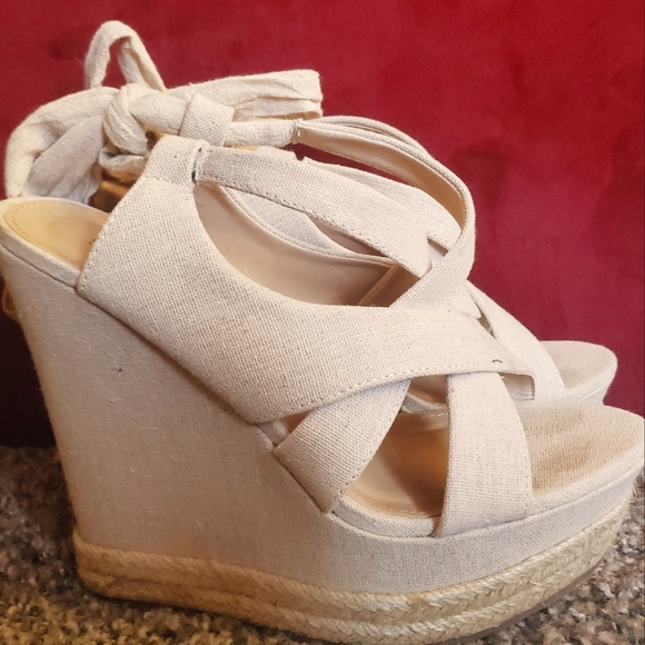 Shoe Dazzle Shoes - Shoedazzle Beige Wedge Sandals